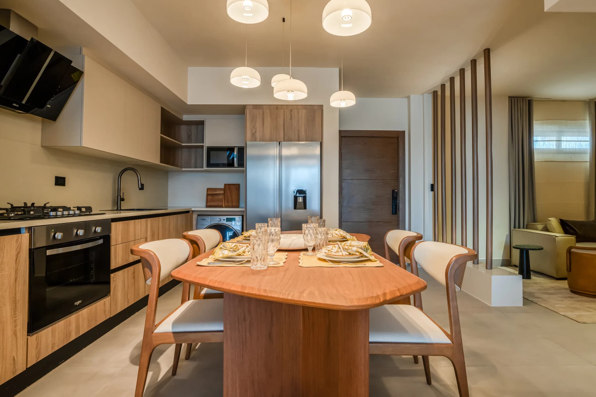 Cocina y comedor del apartamento modelo